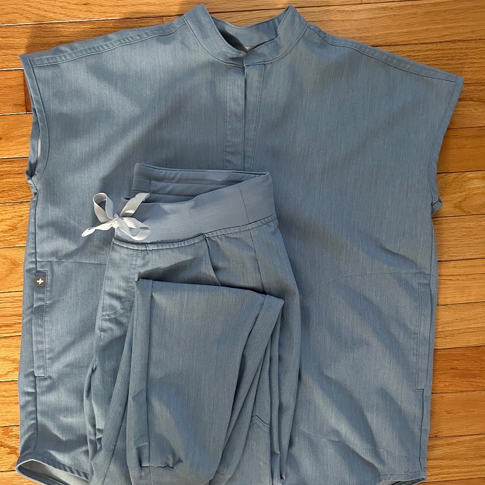 FIGS scrubs